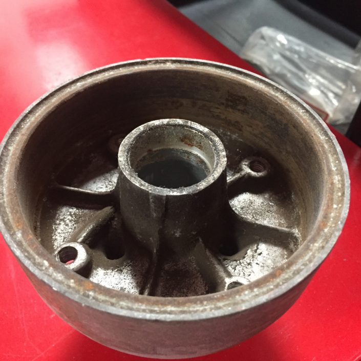 17 restoring the wheel hubs onthe lathe4436